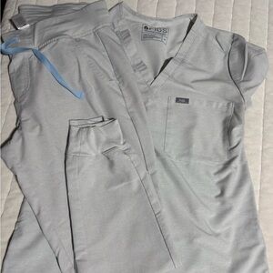 Figs limited edition Space Dyed Gray Scrub Set